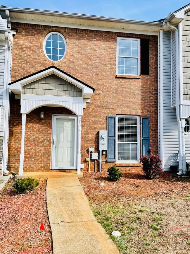 Modern 2-Bedroom Townhome in Prime Carters... - Modern 2-Bedroom Townhome in Prime Carters...