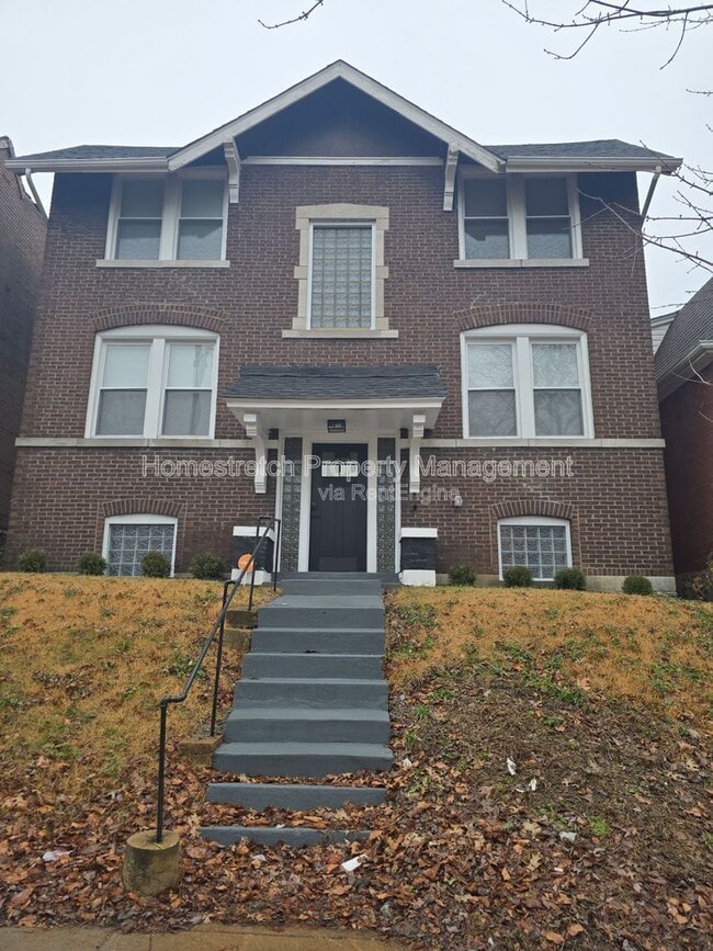 Building Photo - 3706 Meramec St Unit 2W