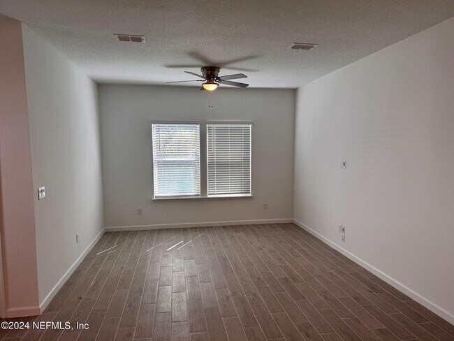 Photo - 362 Belfort Ct