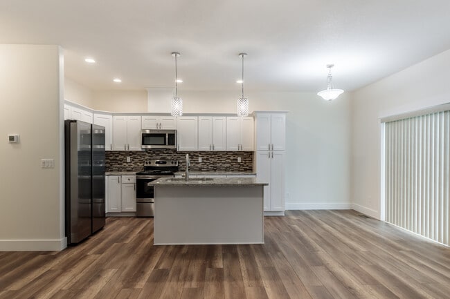 Photo - 245 N 15th St