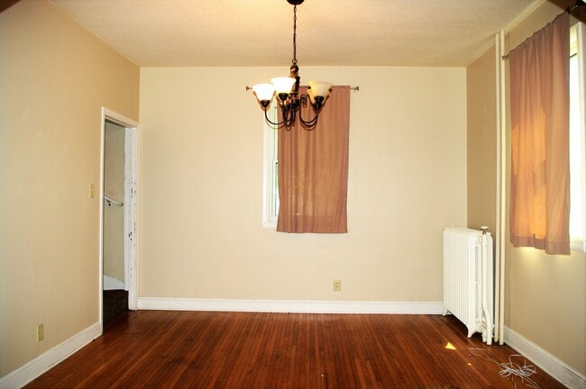 Photo - Large Garage!! Large 3 Bedroom House in Midway near Green Line