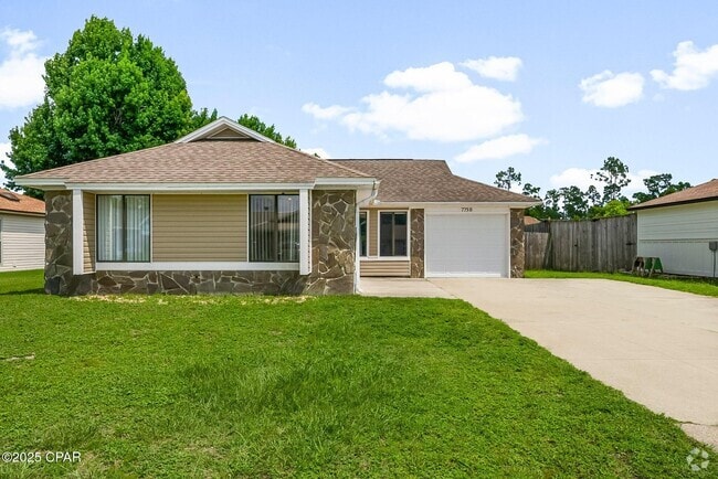 Building Photo - 7750 Betty Louise Dr Rental