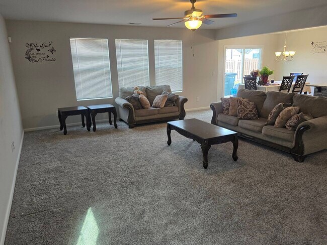 Photo - 83 Dunnoman Dr