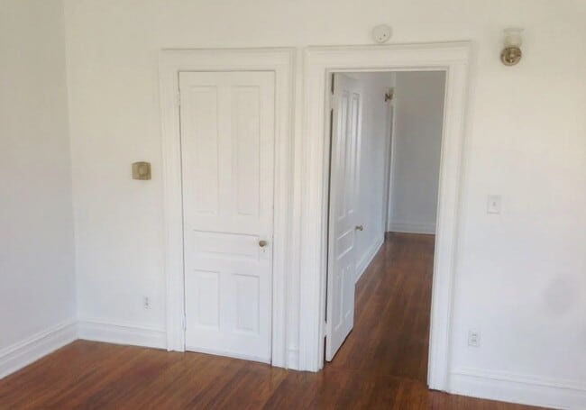 Photo - 588 W Market St