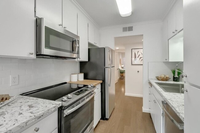 Photo - 307 Tradewinds Dr