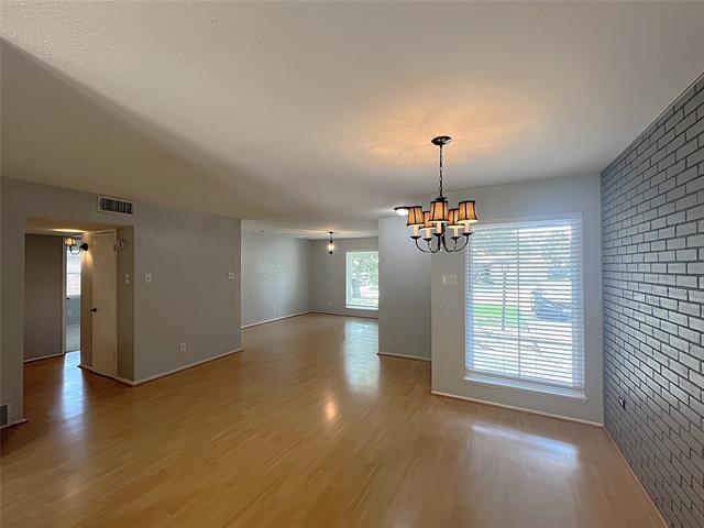 Photo - 804 Wateka Way