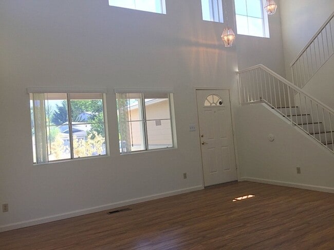Photo - NW Reno Two Story - Beautiful Landscaping ...