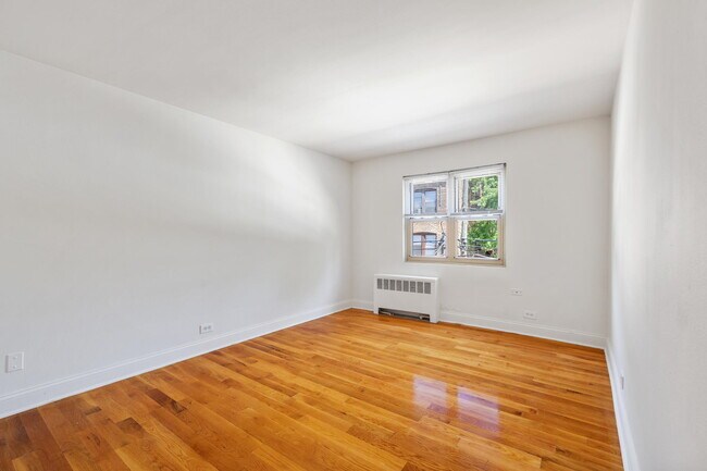 Photo - 817 Seward St