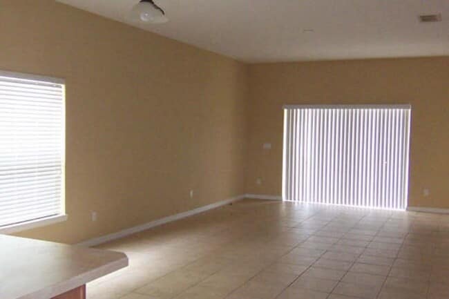 Photo - Spacious 4/2 in a Great Community!