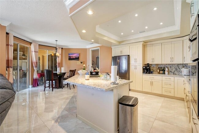 Photo - 6719 Fairway Cove Dr