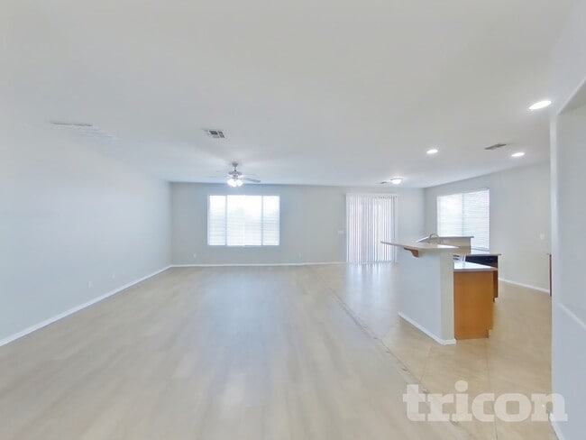 Photo - 6624 S 45th Glen