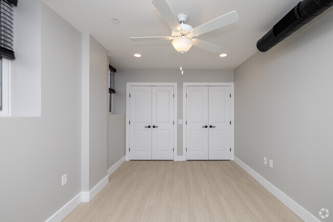 1BR, 1BA - 760SF - Bedroom