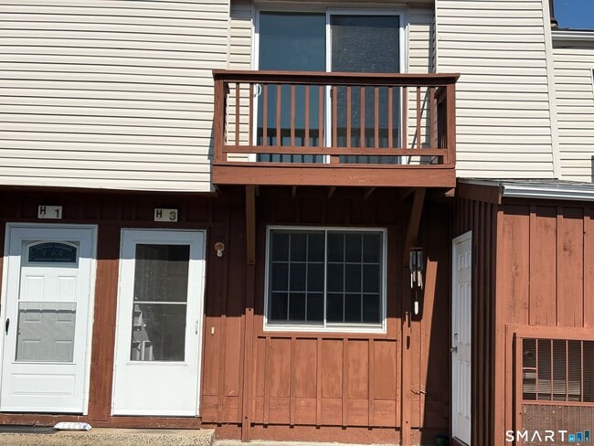 Building Photo - 330 Short Beach Rd Unit H3