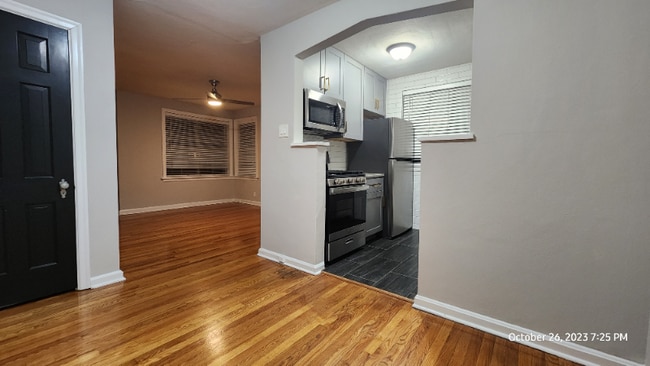 Photo - 6326 Bancroft Ave Unidad 2W