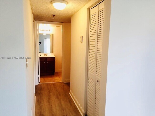 Photo - 7650 Westwood Dr Unit 507