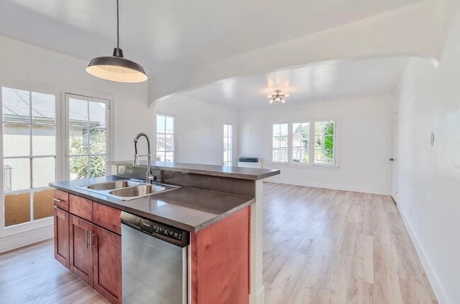 open concept with view from front door looking at the living room - 1704 Miramar St Unit 1706