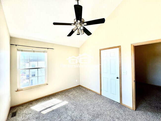 1228 SE Village View Ln