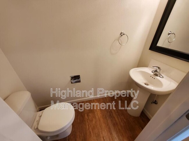 Photo - 1205-1207 NE Monroe St