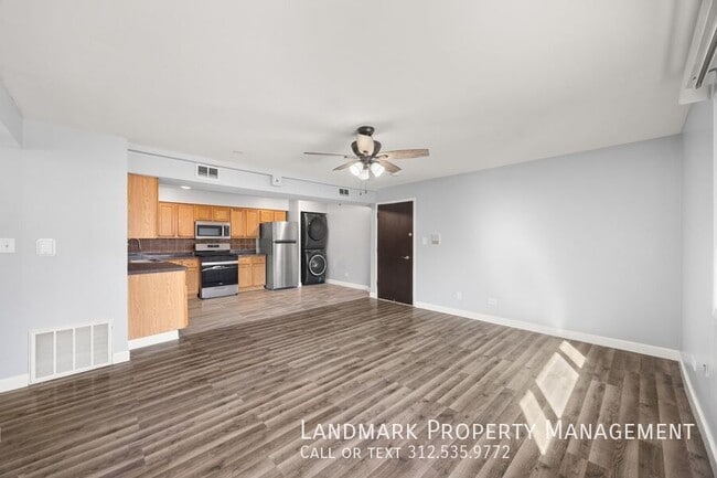 Photo - 10440 Natoma Ave Unidad 6