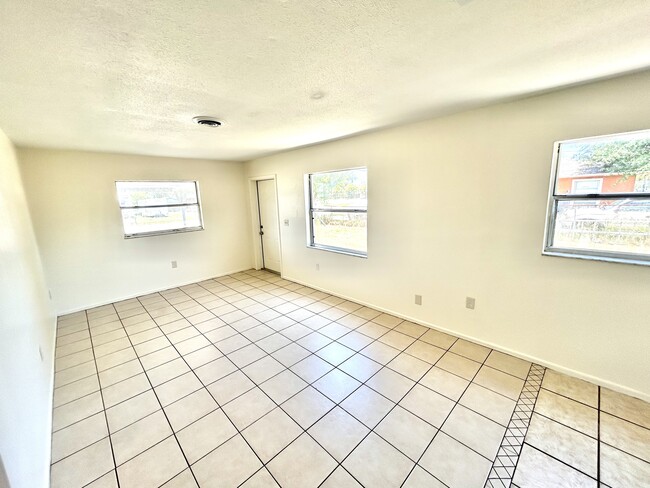 Photo - 6204 42nd Ave W Unit 6204
