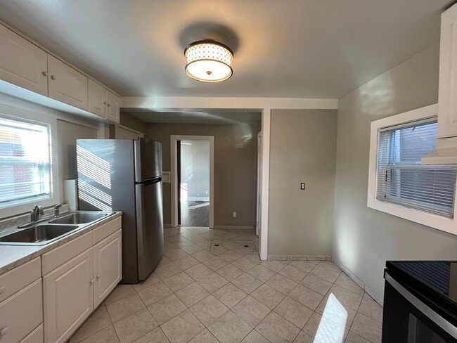 Photo - Cozy 1 Bedroom 1 Bathroom House In The NW!