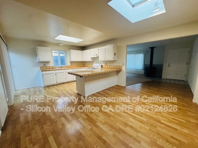 Photo - 115 Western Ct