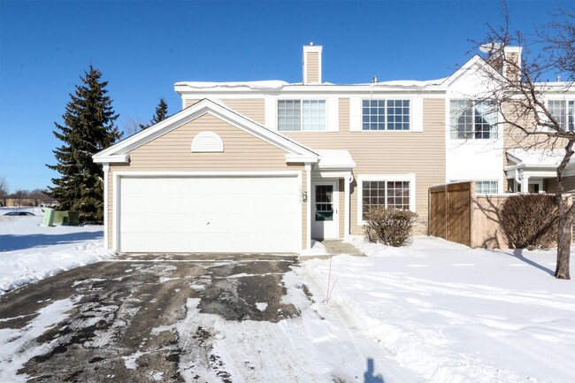 Photo - 1999 Glen Echo Bay Townhome