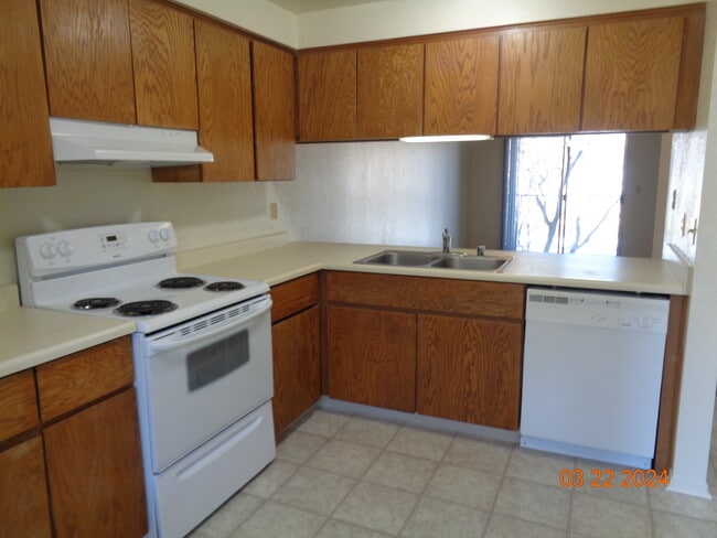 Photo - Saliman Manor Apartments