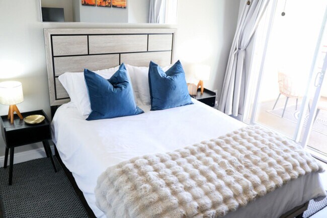 Photo - THE UPTOWN | Modern | Furnished | Bankers Hill Condo | Across from Balboa Park