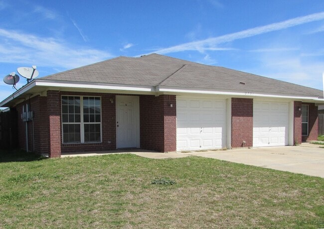 Building Photo - 2701 Vernice Loop Unit A