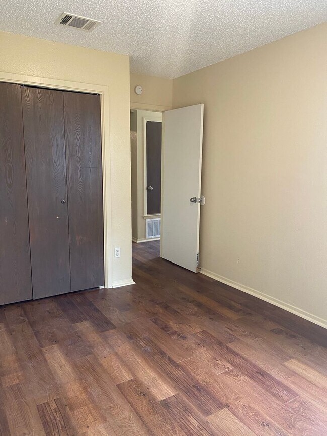 Photo - TX-AU-ALD-12411 Apartment Unit A
