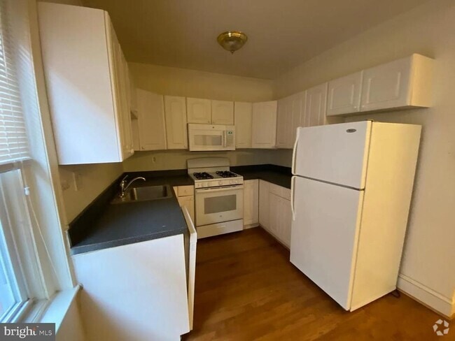 Building Photo - 316 S 43rd St Unit 3 Rental