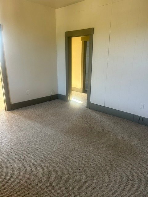 3744 Willow Ave Unit Front apt