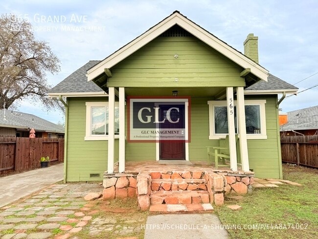 Photo - 565 Grand Ave