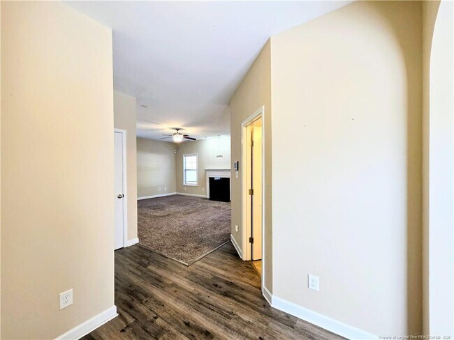 Photo - 389 Roanoke Dr