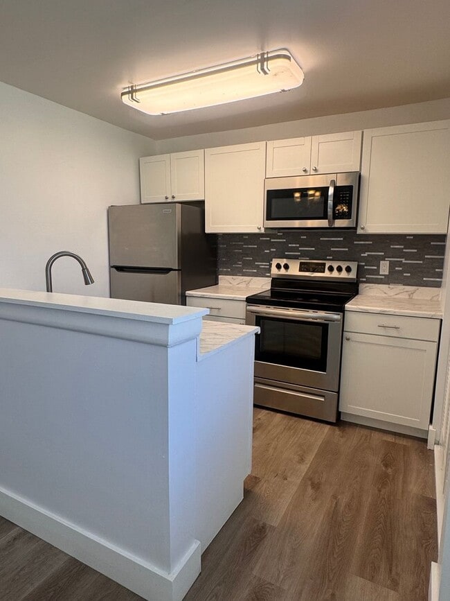 Building Photo - Charming 2 Bedroom with Garage  … (flexibl... Rental