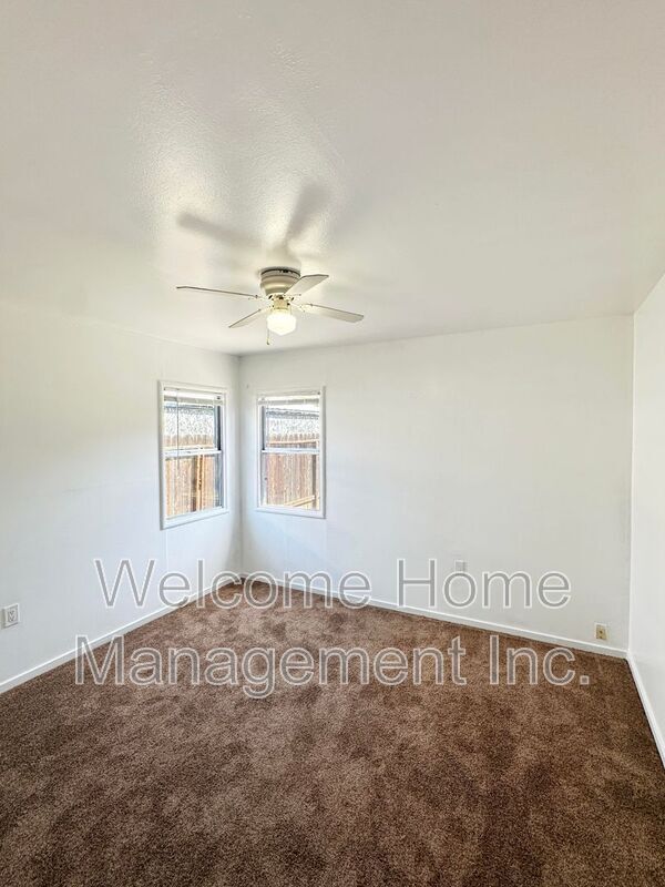 Photo - 24074 Park St