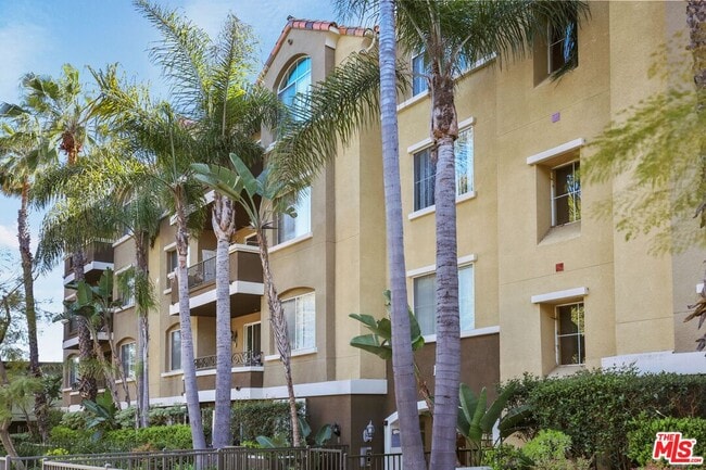 Photo - 1561 S Barrington Ave Unit 209