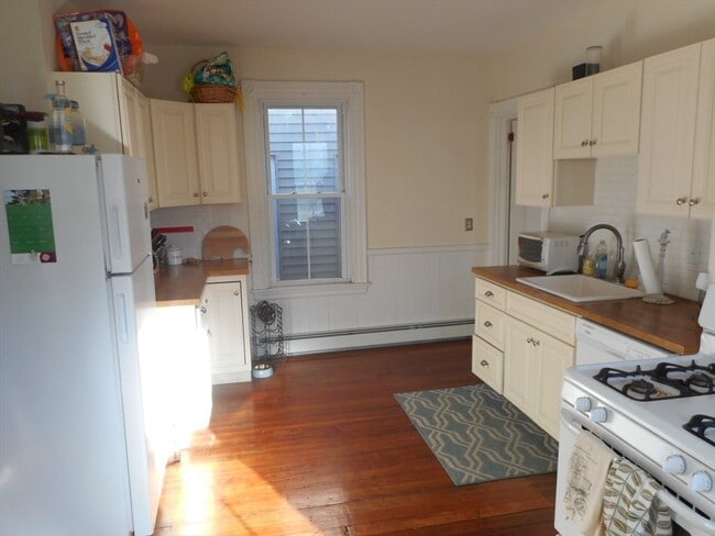 Building Photo - 9 Anson St Unit 2 Rental