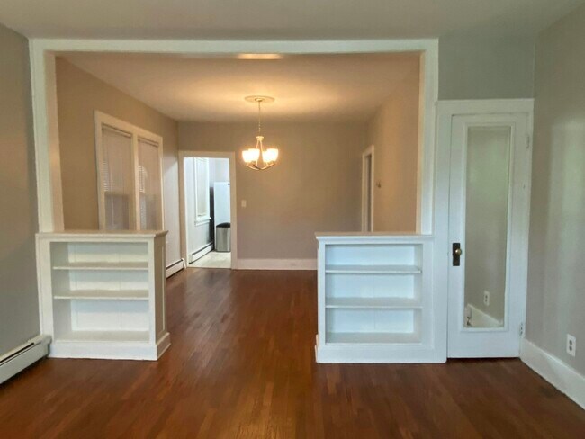 Photo - 1127 Beaconsfield Ave