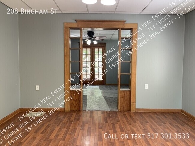 Photo - 208 Bingham St