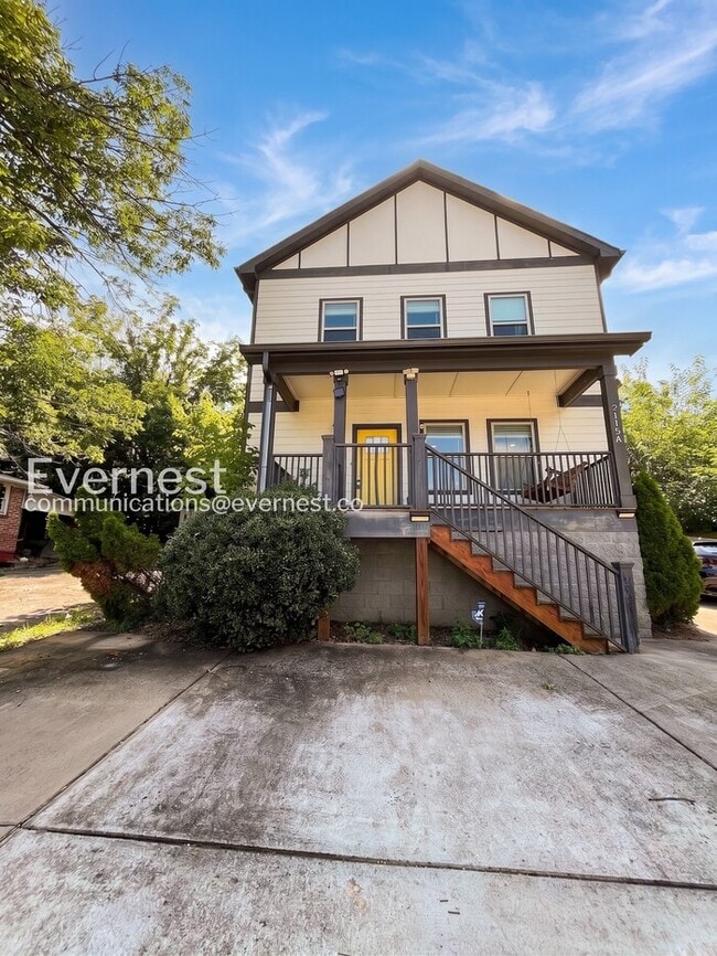 Photo - 2115 Burns St