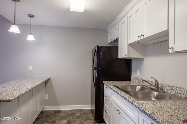 Photo - 425 E 19th St