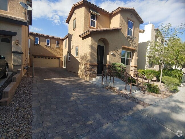 Building Photo - COMING SOON! Charming 3 bedroom with a loft!