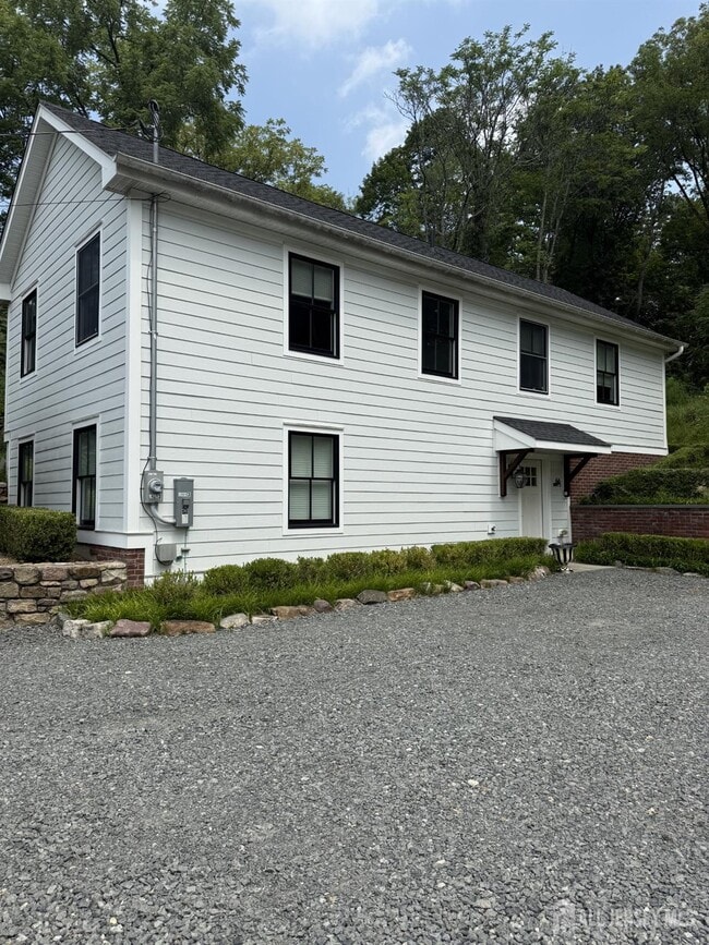 Building Photo - 66 Main St Rental