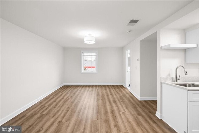 Photo - 380 Broadview Ave Unit APT 3