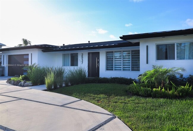 Photo - 2537 SE 10th Ct