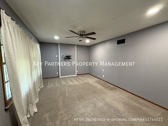 Photo - 821 S Edgemere Dr