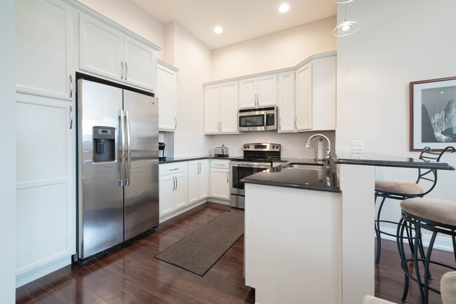 Peregrine Tower 206 - Peregrine Tower Apartments