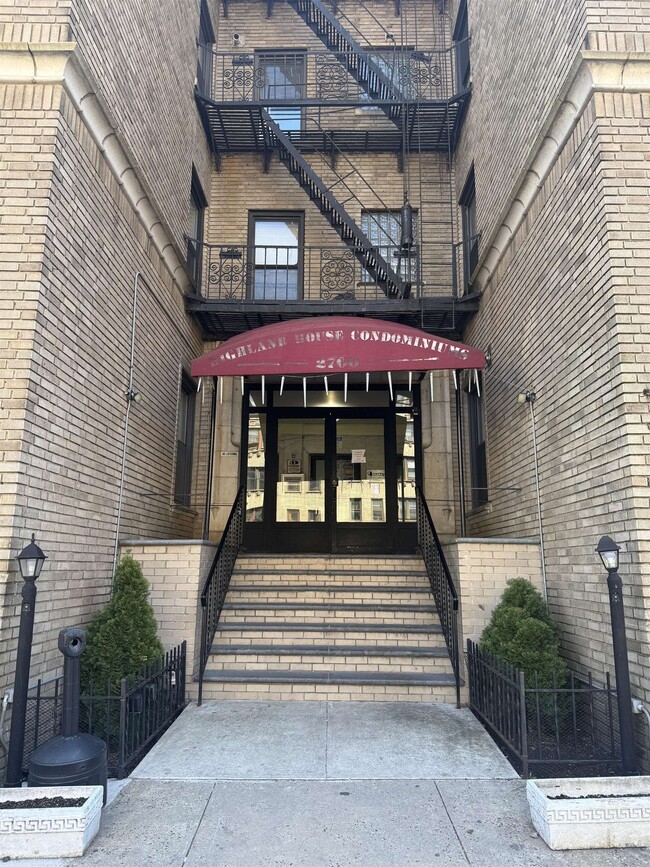 Building Photo - 2700 John F. Kennedy Blvd Unit 304